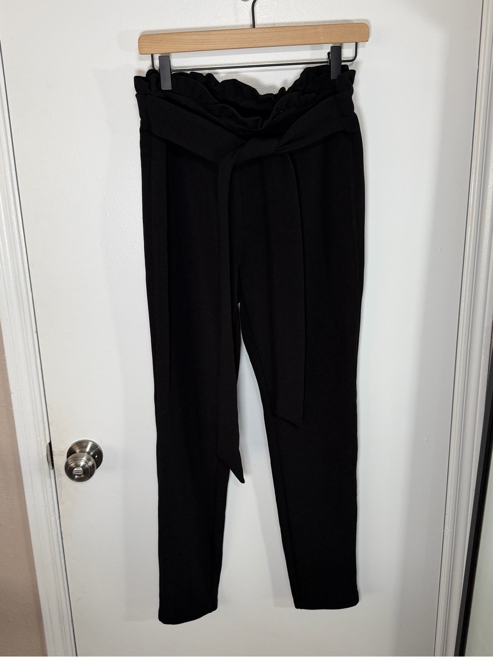 High-Waist Paperbag Tapered Pants - Black - L